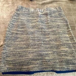 Light blue textured skirt / Size 4P from Banana Republic